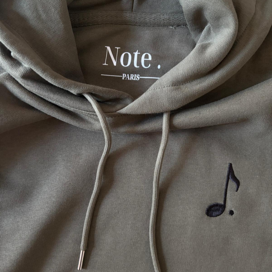 Sweat à capuche kaki brodé – Note.Paris - Unisex