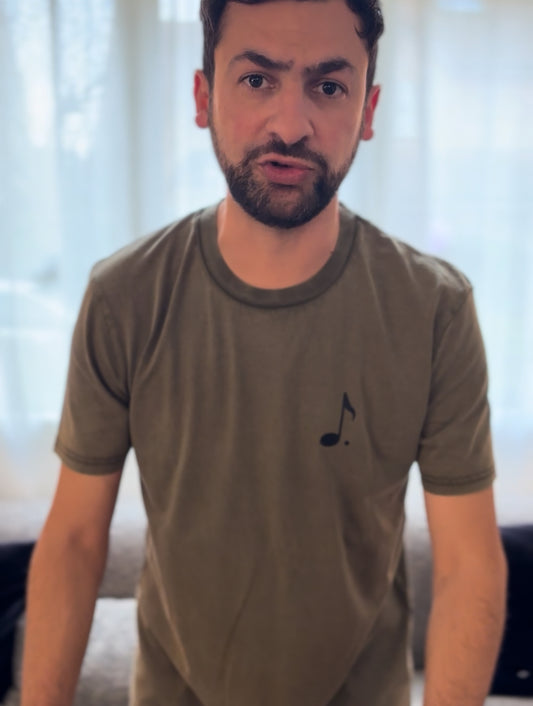 T-shirt vintage kaki impression velours – Note.Paris