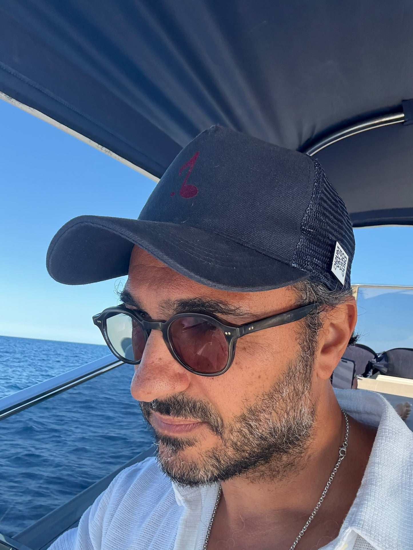 Casquette bleu marine unisexe – Note brodée & pin’s musical