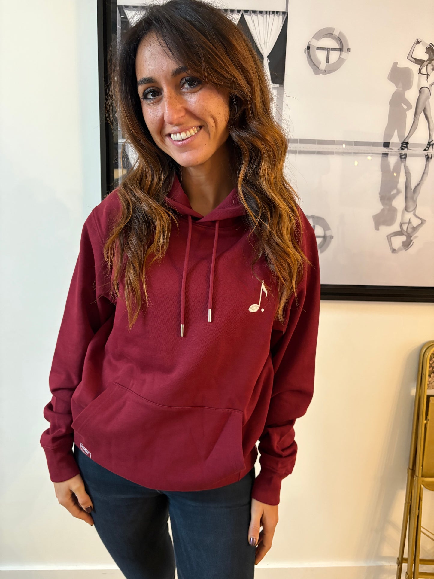 Sweat à capuche bordeaux brodé – Note.Paris