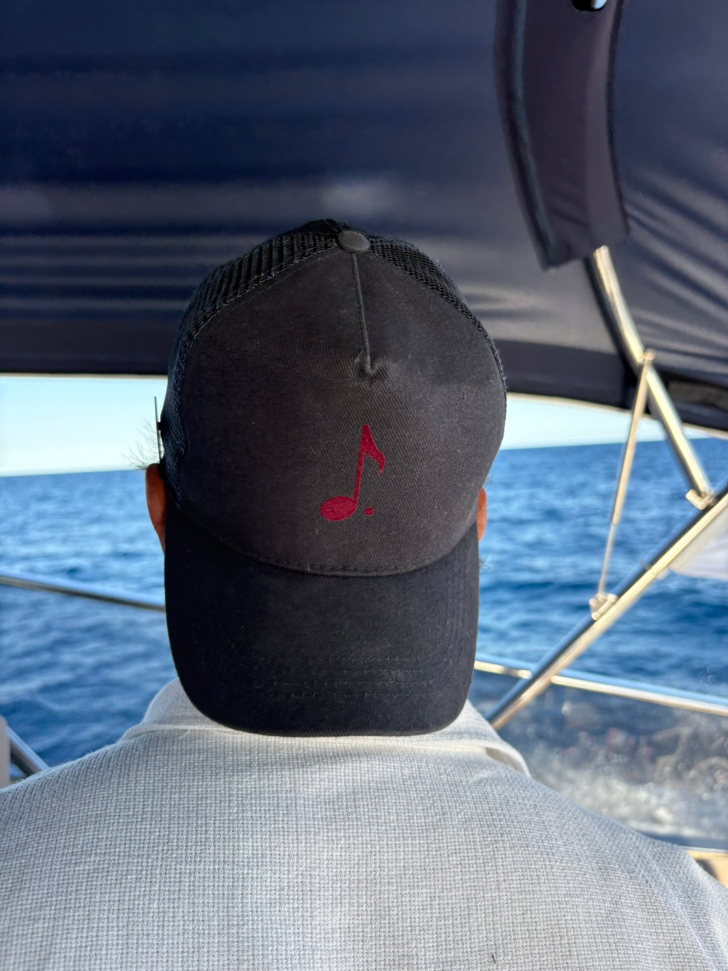 Casquette bleu marine unisexe – Note brodée & pin’s musical